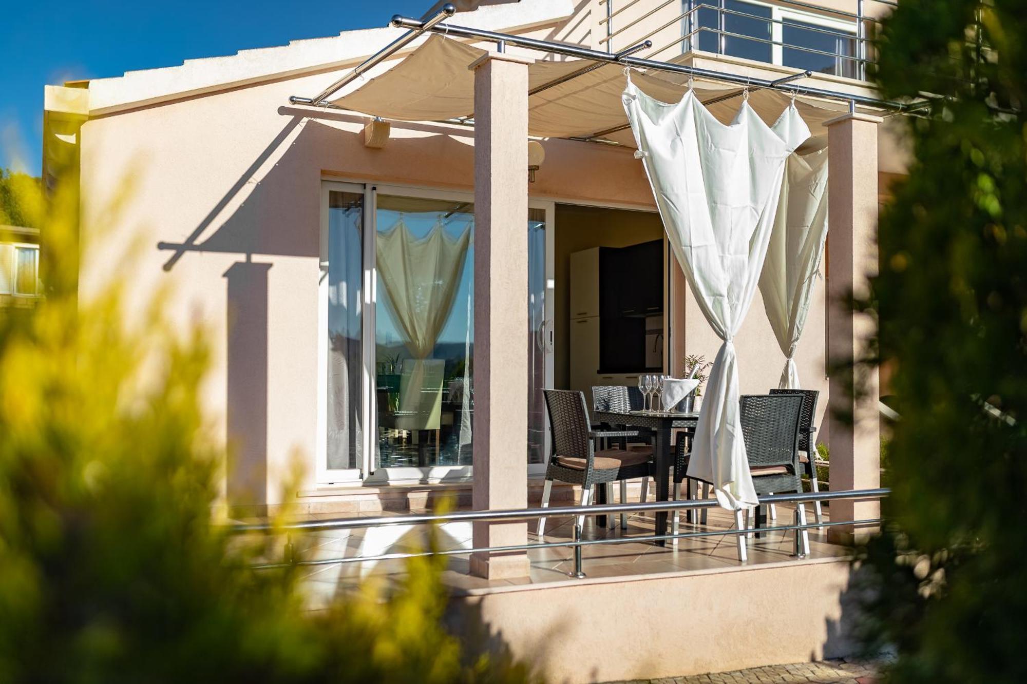 D&A Apartments Вела Лука Екстериор снимка